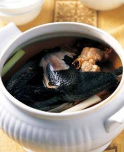 人參阿膠燉烏骨雞 人參阿膠燉烏骨雞