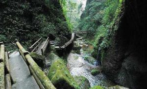 青城山龍隱峽棧道