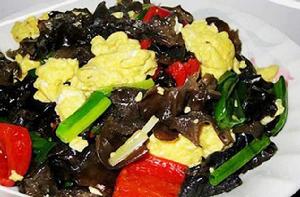 黑木耳炒蛋 黑木耳炒蛋