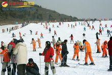 萬龍八易滑雪場