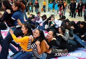 （圖）人肉多米諾