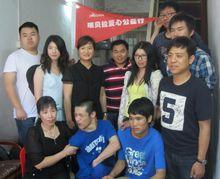 愛心團探訪“折翼哥”——楊岸躍
