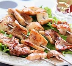 煎魷魚帶子配黑豆汁 煎魷魚帶子配黑豆汁