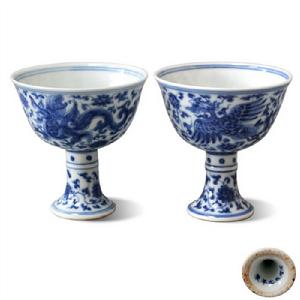 青花龍鳳穿花紋高足杯 青花龍鳳穿花紋高足杯