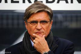 亞當·納瓦爾卡 亞當·納瓦爾卡