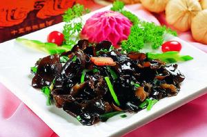 韭菜炒木耳 韭菜炒木耳