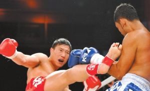 張開印2回合KO了泰國2012年的K-1世界MAX16強代表萊成