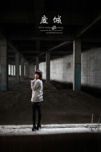 《廢城》 《廢城》