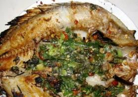 香茅草烤魚 香茅草烤魚