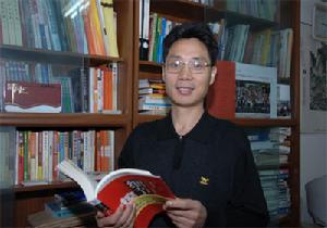 毛增余：副社長、編審