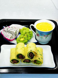 火腿生菜卷蛋餅