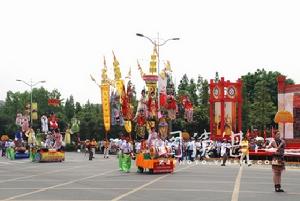 吳川飄色參加國際非遺節開幕式巡遊彩排