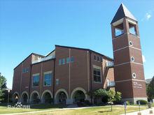 聖安布魯斯大學