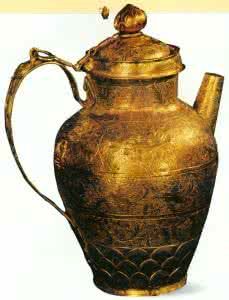 唐鴛鴦蓮瓣紋金執壺 唐鴛鴦蓮瓣紋金執壺