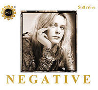 消極樂隊《Still Alive》封面