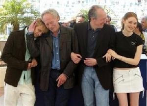 （圖）達內兄弟導演和兩個演員有父子女一般的深情