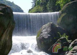 龍池瀑布 龍池瀑布