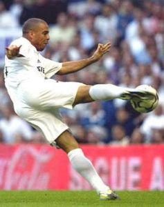 外腳背凌空抽射 外腳背凌空抽射