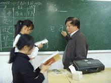 周祖庠教授在給漳州師範學生講解音韻學