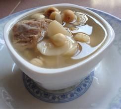蓮子排骨湯