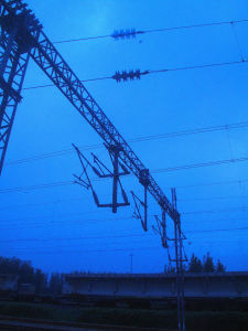 接觸網，攝影；孫力。