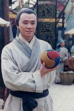 修革飾演的高俅