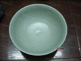 內刻雜寶紋青瓷碗 內刻雜寶紋青瓷碗