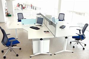 十字位屏風工作站