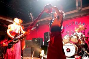 （圖）頂樓的馬戲團