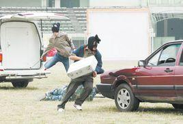 倉皇逃竄 倉皇逃竄