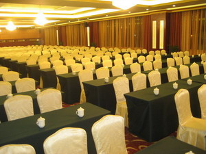 可容納500人的會議室