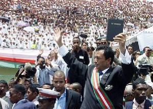 2000年4月13日 2000年4月13日