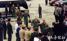 美國人歡迎機組成員回國