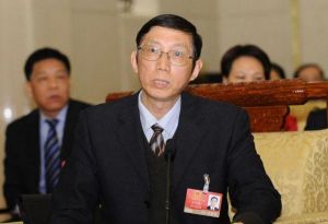 來自浙江的全國人大代表盧亦愚建議，組建全國 統一的公民信息庫。他說，把幹部、公民的基本信息處於國家公民信息庫中，組建全國統一的公民信息庫並同第二代身份證的智慧型化信息相連線，是推進國家安全管理的重要措施。