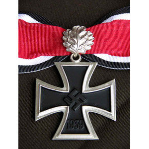 銀橡葉騎士鐵十字勳章