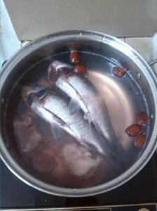 鯽魚濃骨湯