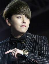 自作自受[趙泳鑫演唱歌曲]