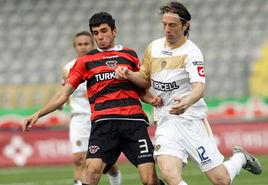 奧澤爾·胡爾馬齊 奧澤爾·胡爾馬齊