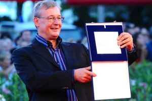 《吸引注意》 《吸引注意》