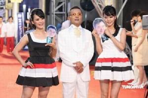 《阿春仔伊阿嬤》