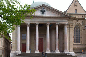 聖皮埃爾大教堂 聖皮埃爾大教堂