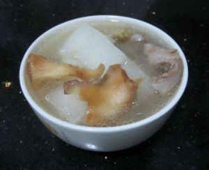 白蘿蔔煲螺片 白蘿蔔煲螺片