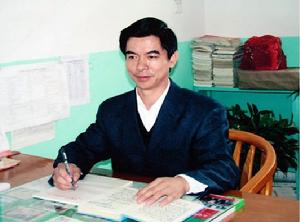 廬江縣希望國小副校長何為虎