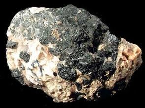 偉晶岩型鈮鉭礦床 偉晶岩型鈮鉭礦床