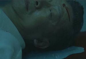 倪坤在戲曲俱樂部遇害（電影截圖）