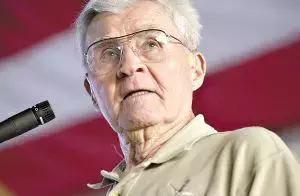 德國為二戰下跪,日本假扮可憐,結果核子彈製造者聊下狠話:你們活著算幸運 德國為二戰下跪,日本假扮可憐,結果核子彈製造者聊下狠話:你們活著算幸運