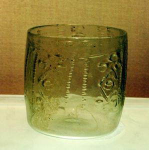 菱環紋琉璃杯