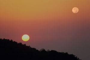 日月同輝 日月同輝