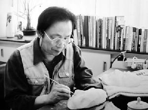 （圖）正在修復魯迅遺容面模