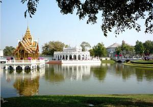 邦巴因王宮的水上皇亭